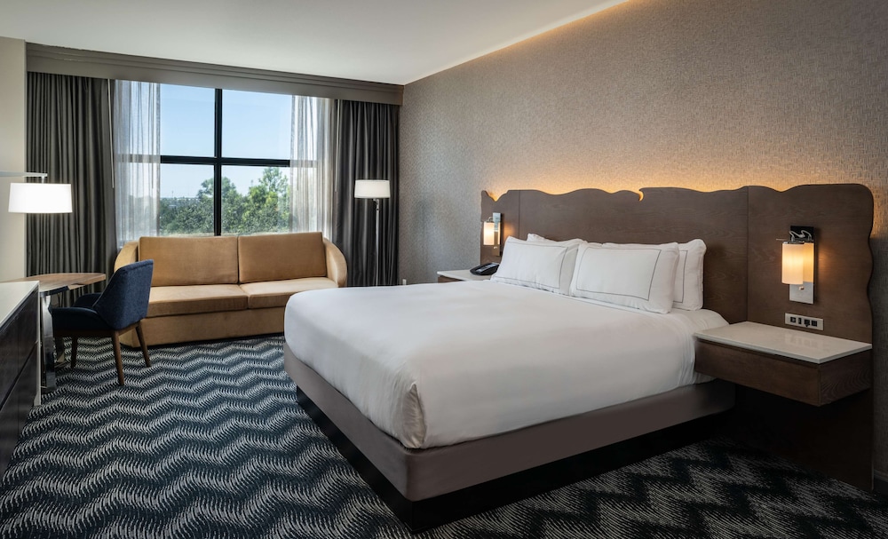 Room, 1 King Bed, Accessible - Photo 1