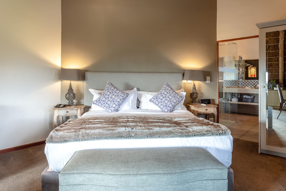 Executive Suite - Photo 6