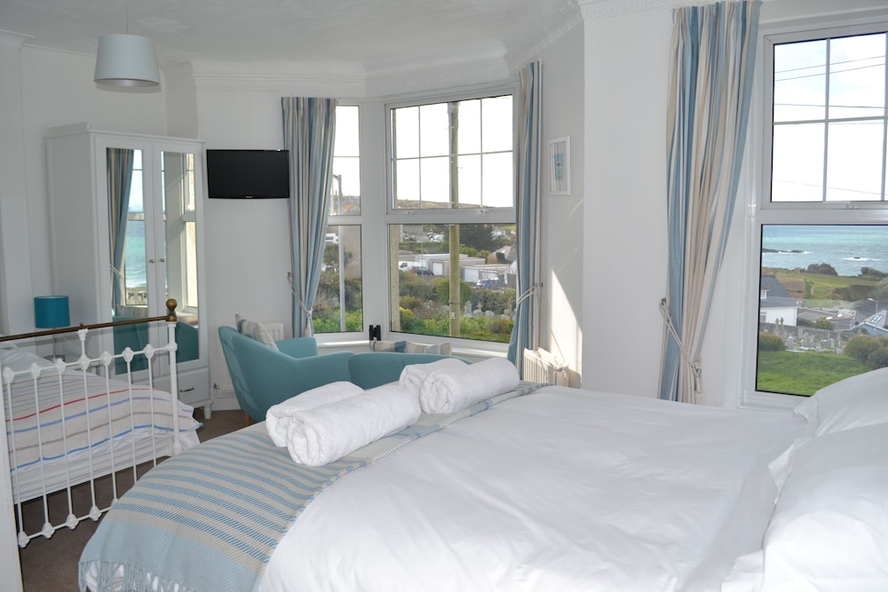 Suite, Ensuite, Sea View (Double Occupancy) photo 1