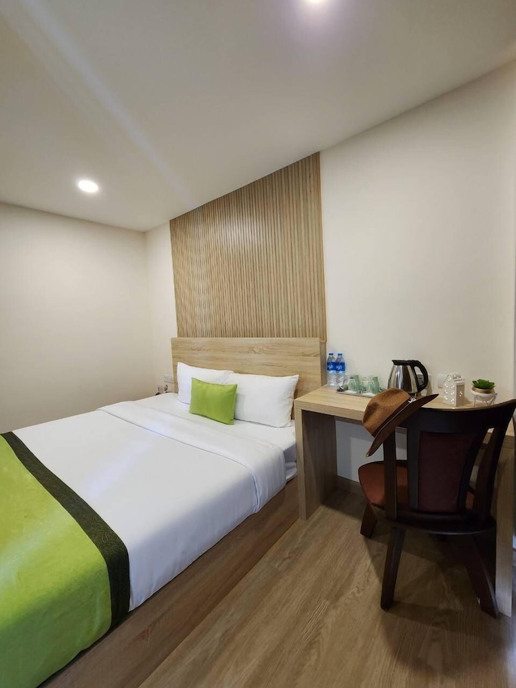Deluxe Room - Photo 4