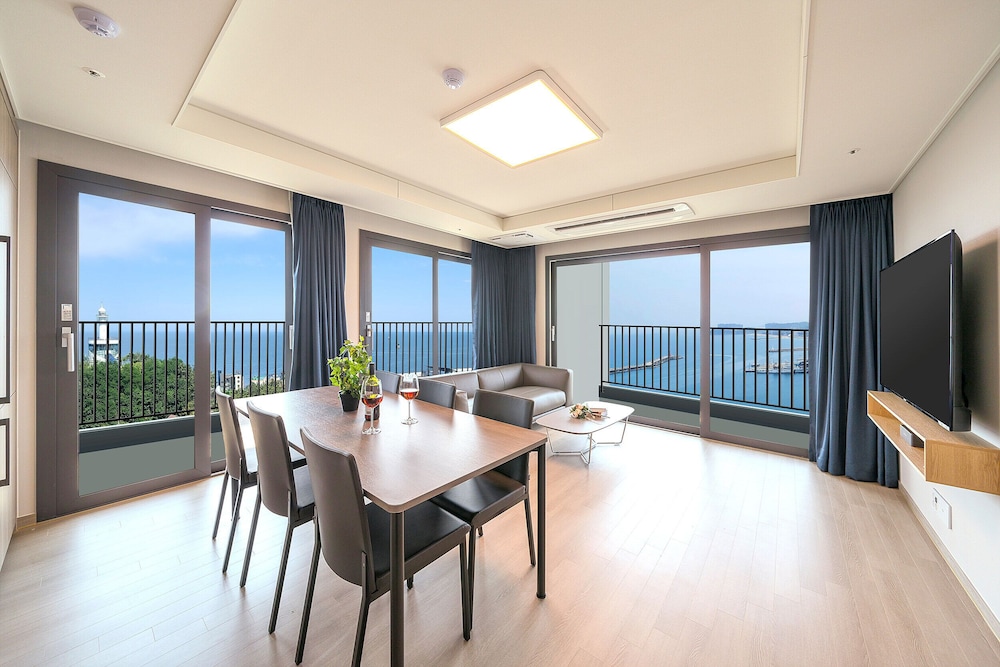 Panorama Ocean View Grand Suite Family - Photo 8