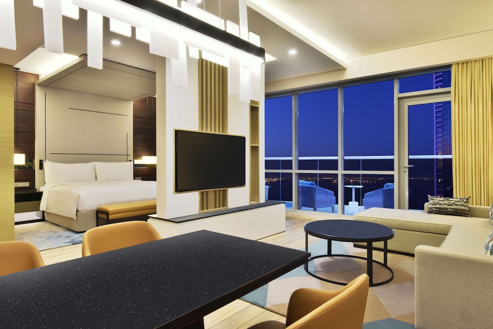 Executive Suite, 1 King Bed, Sea View