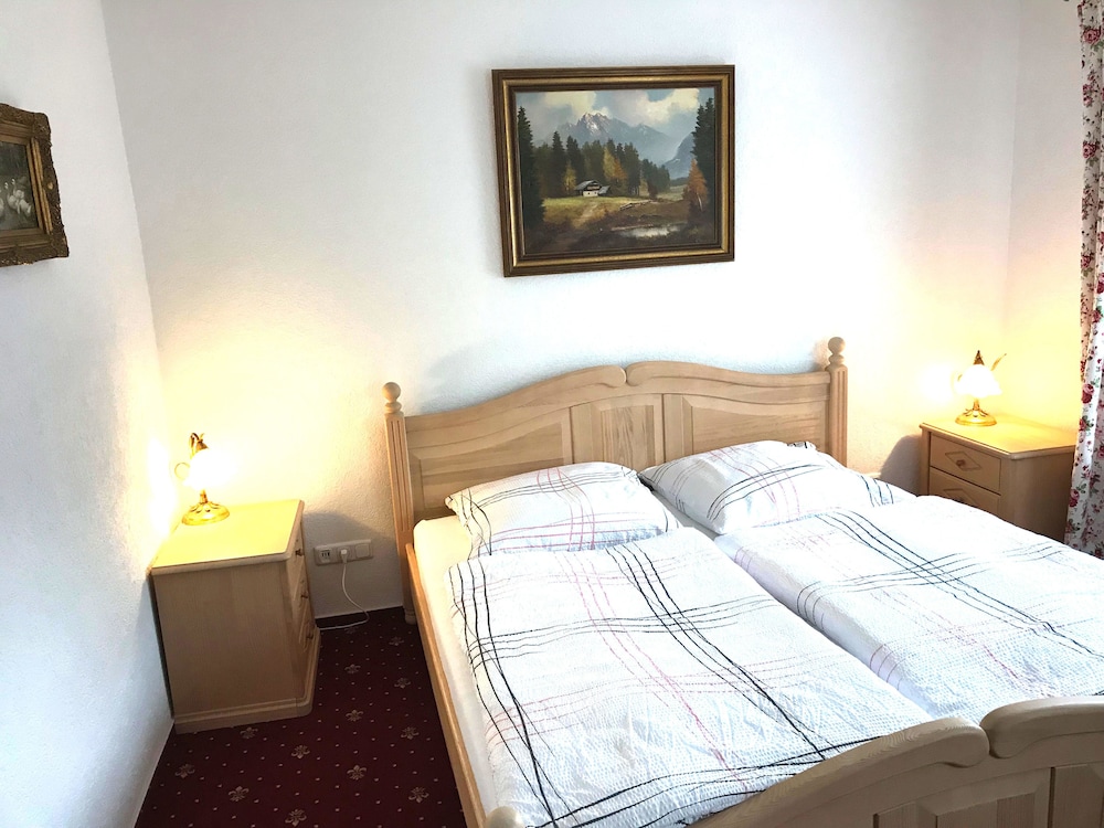 Classic Double Room, 1 King Bed photo 2