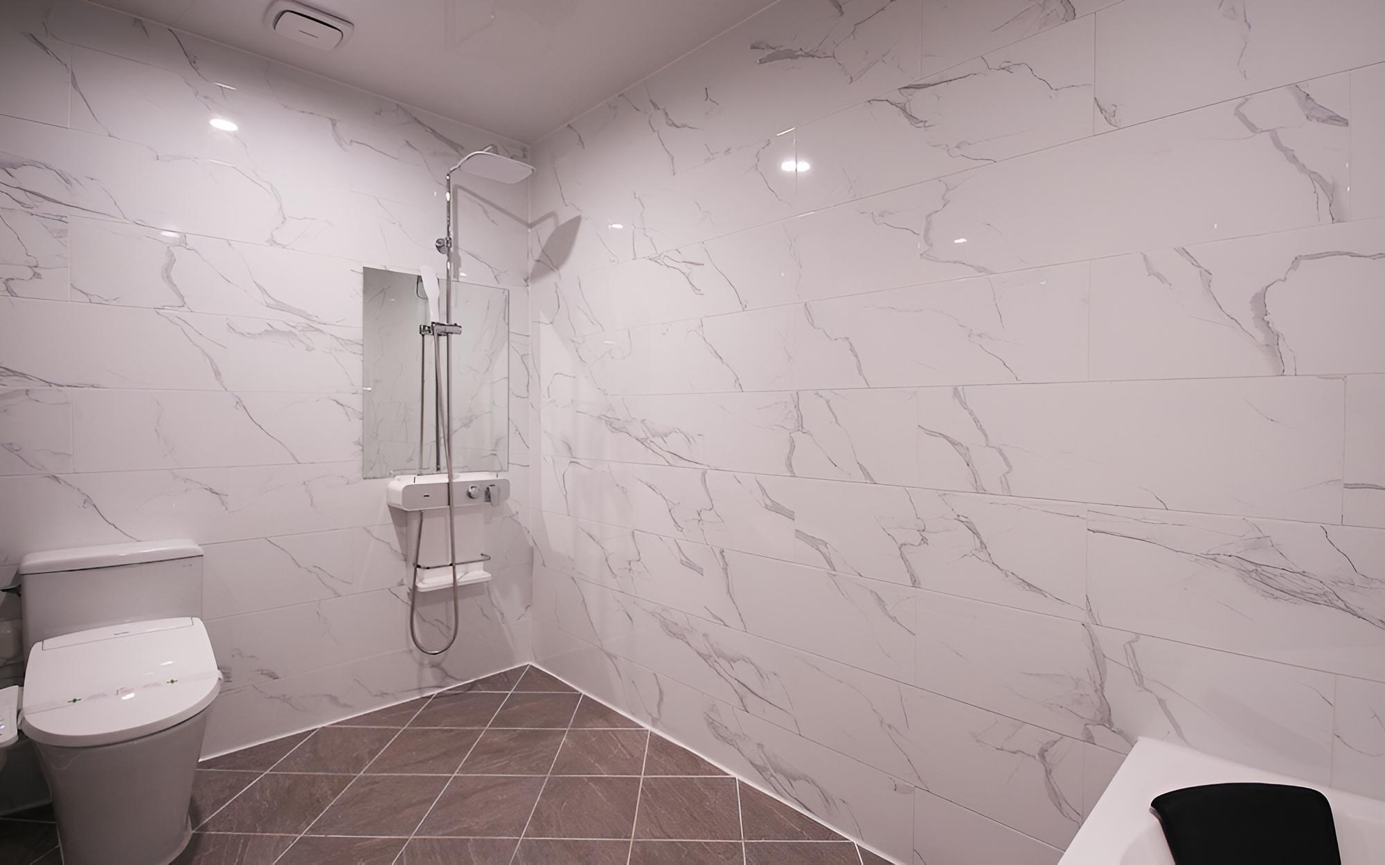 Room (Standard (1 vehicle per room)) - Photo 8