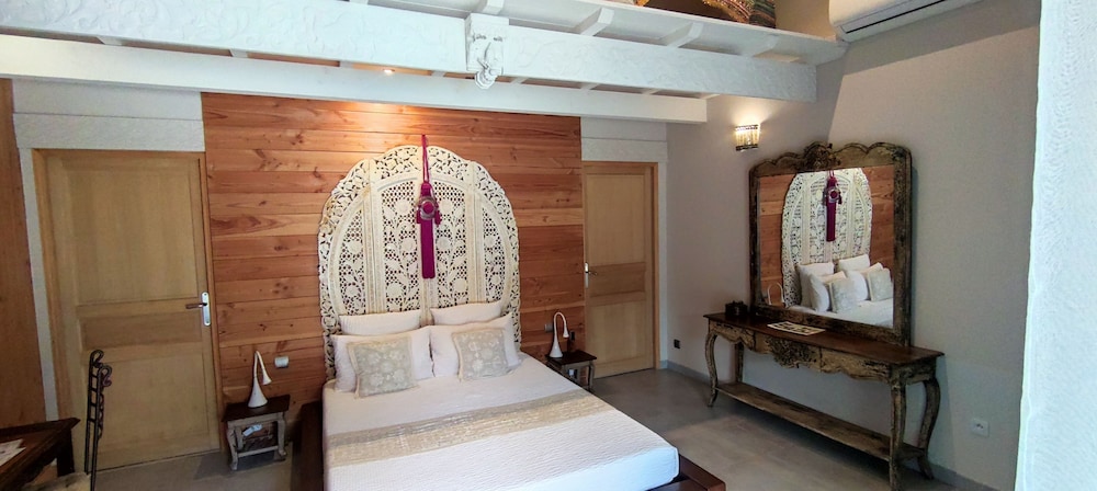 Double Room 1, Pool View