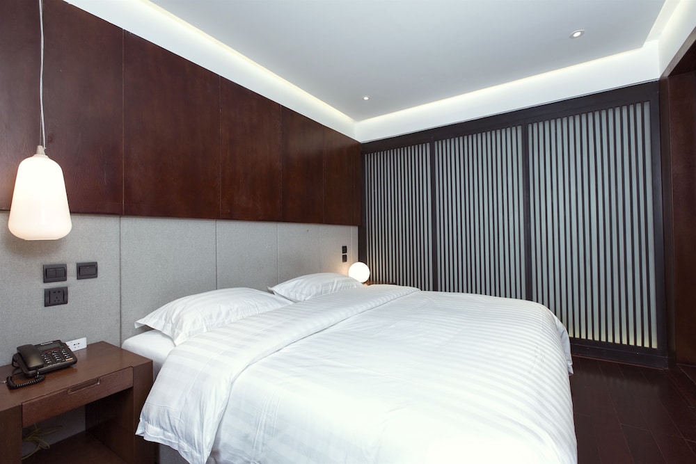 Premier Room