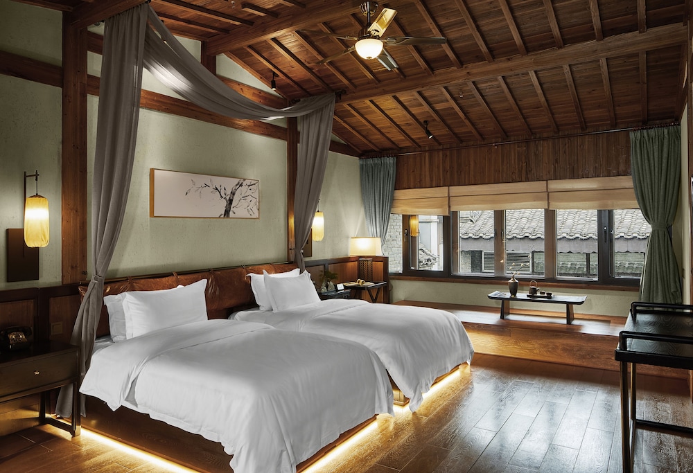 Signature Twin Room photo 3