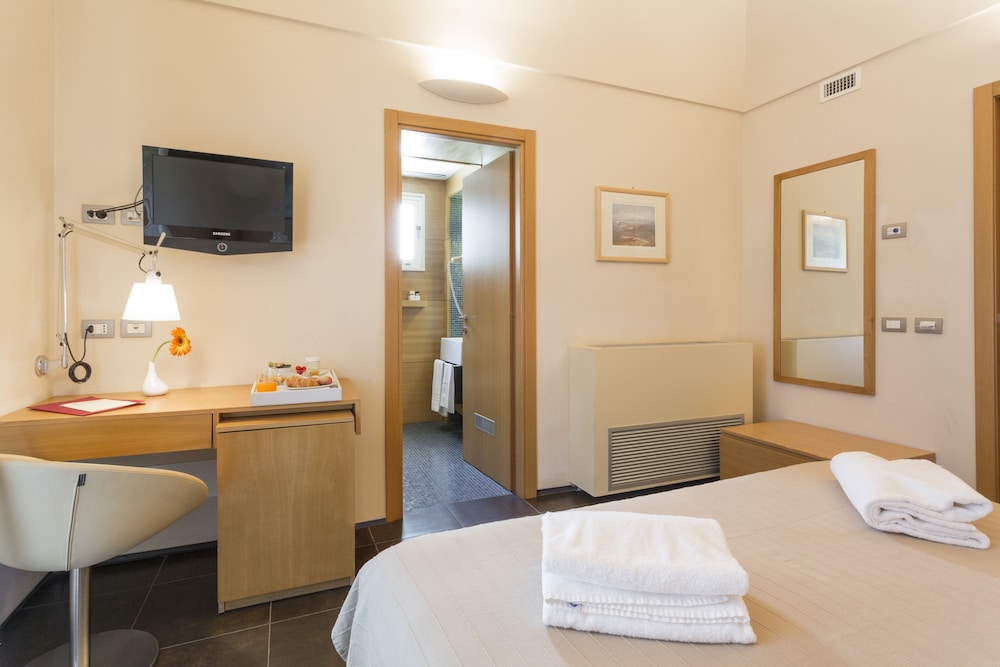 Standard Double Room photo 1