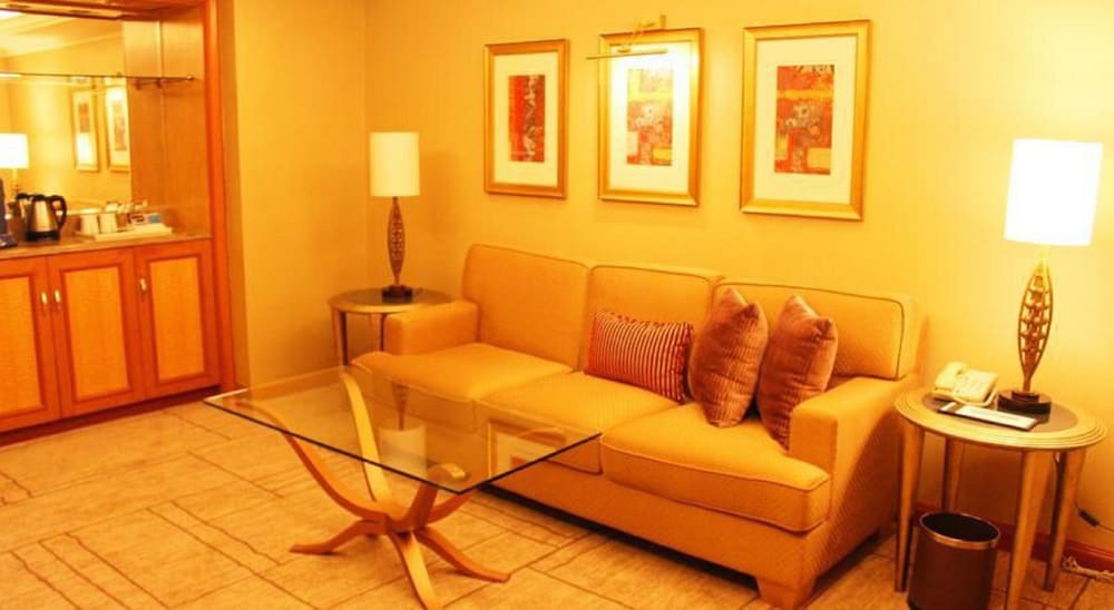 Business Suite - Photo 2