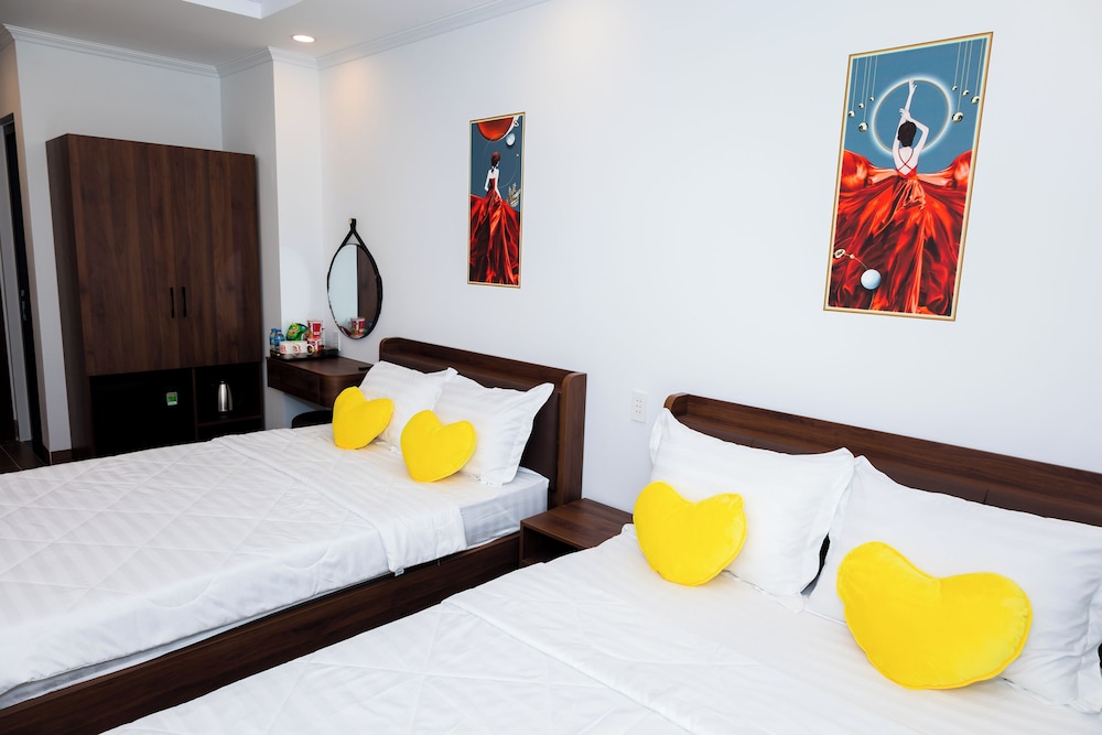 Family Double Room, 2 Queen Beds, Balcony, City View