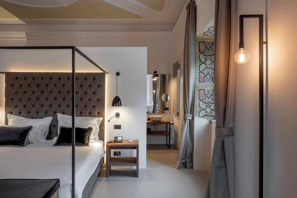 Deluxe Suite - Photo 2