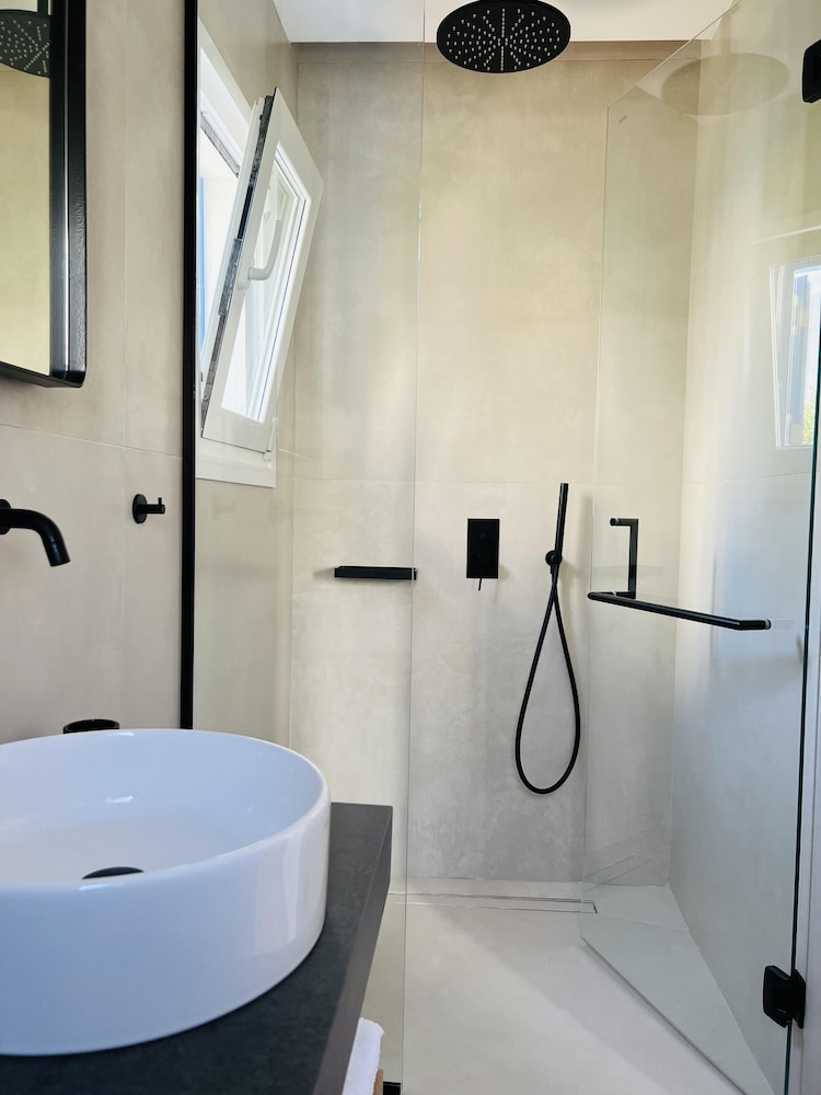 Standard Room - Photo 8