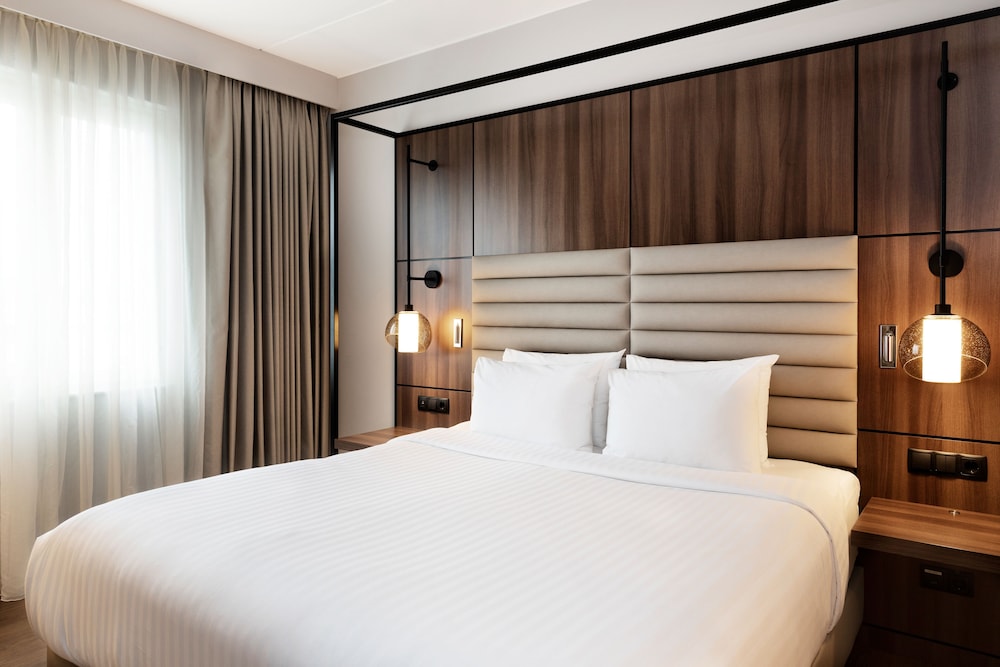 Junior Suite, 1 King Bed photo 2