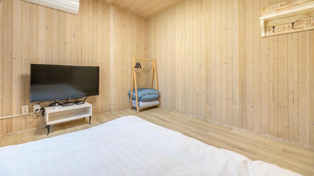 Basic Room, 1 Bedroom (101ho) - Photo 2