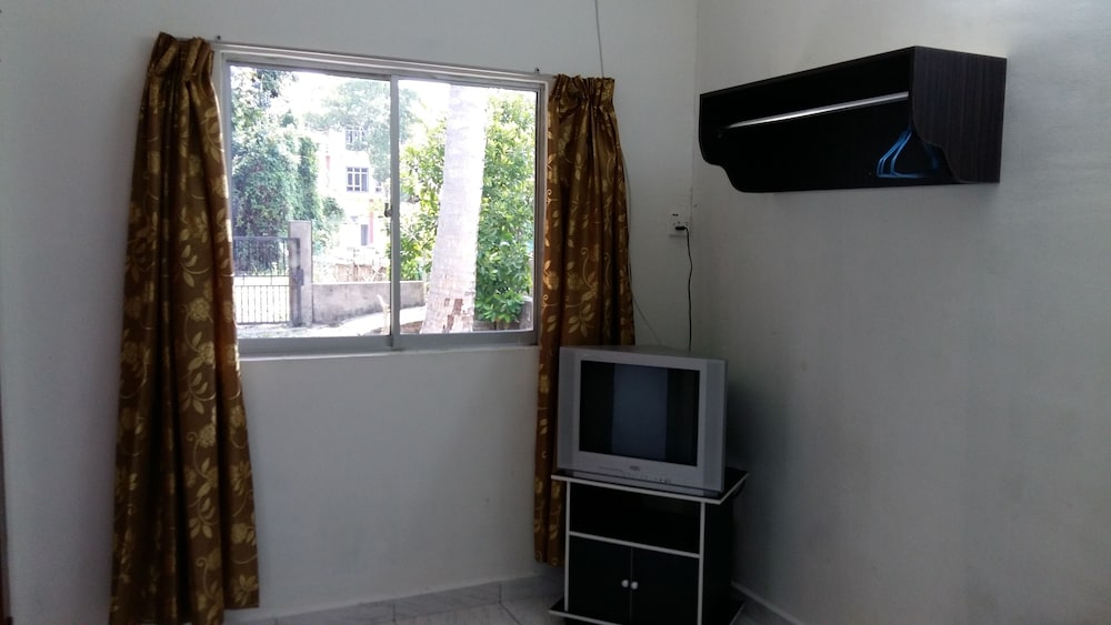 Standard Double Room (Fan) photo 3