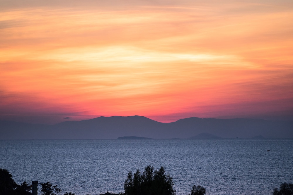 Superior Double or Twin Room, Partial Sea View