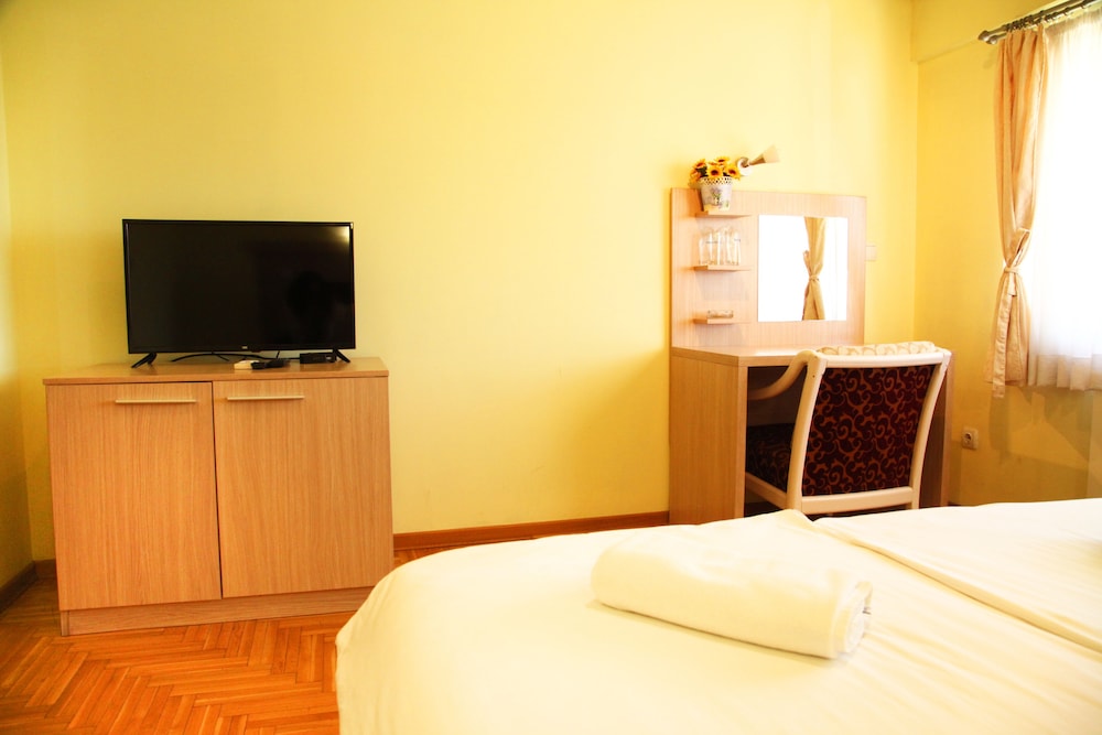 Economy Double Room - Photo 6