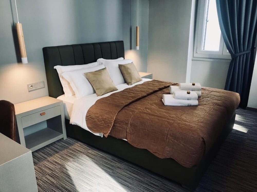 Deluxe Apartment, City View