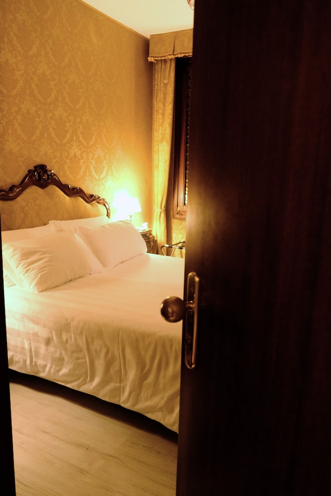 Traditional Double or Twin Room, 1 Bedroom, Mezzanine photo 1