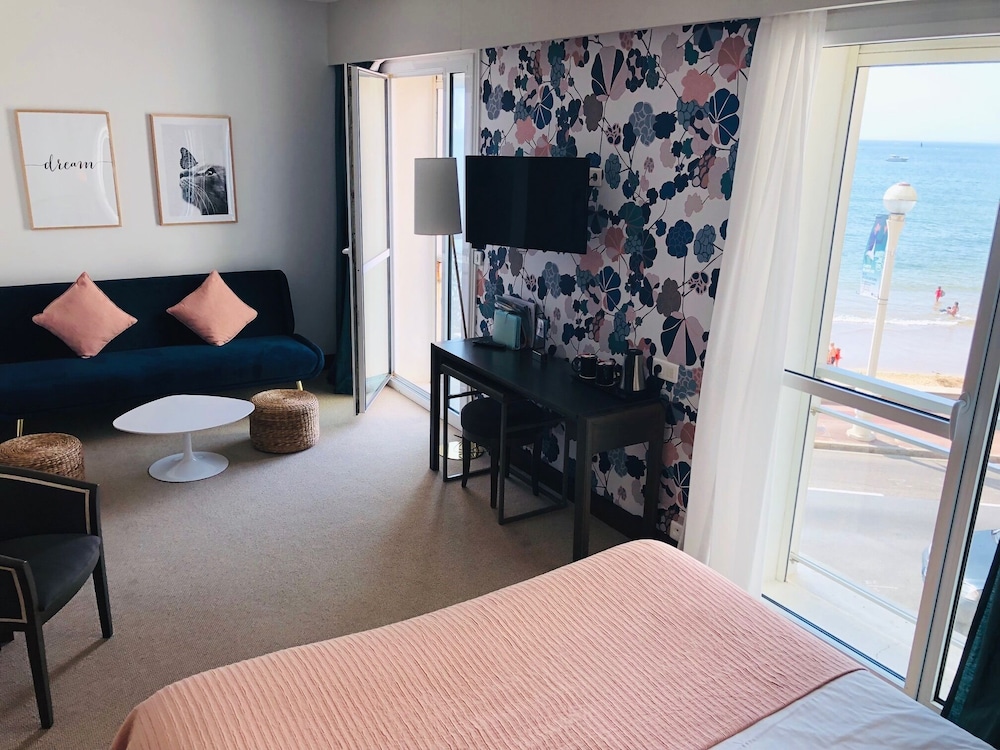 Junior Room, Sea View