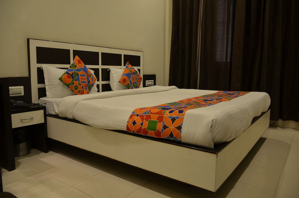 Semi Deluxe Room