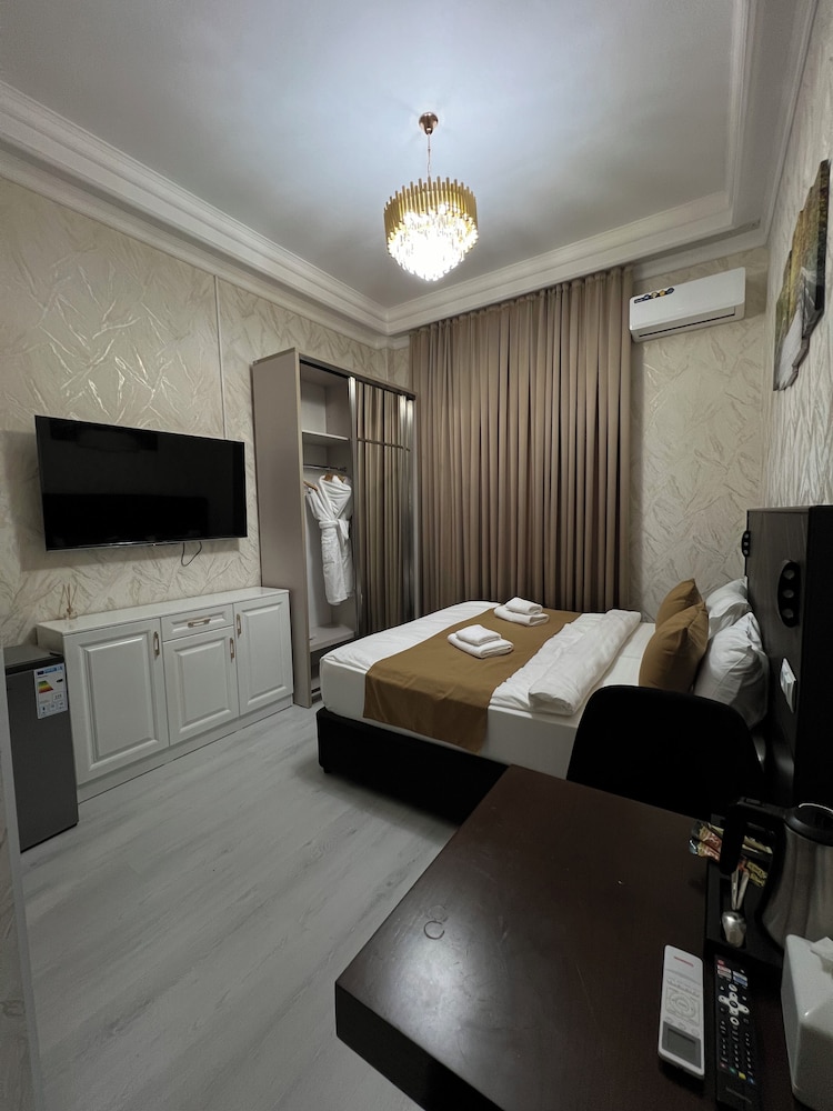 Deluxe Suite
