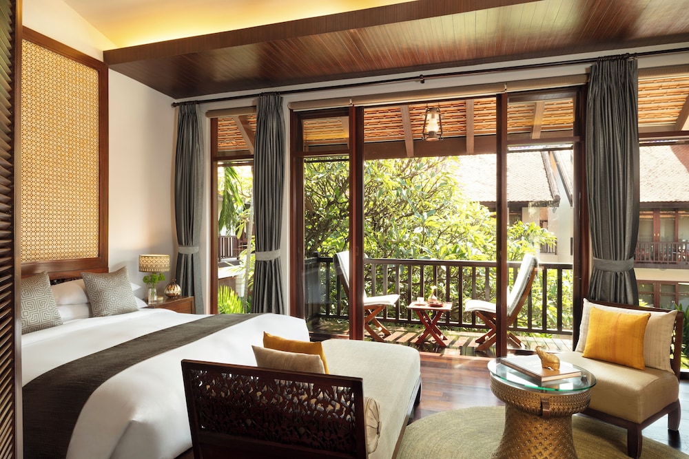 Yin & Yang Special Package - Daily Free Flow Drinks and unlimited Spa