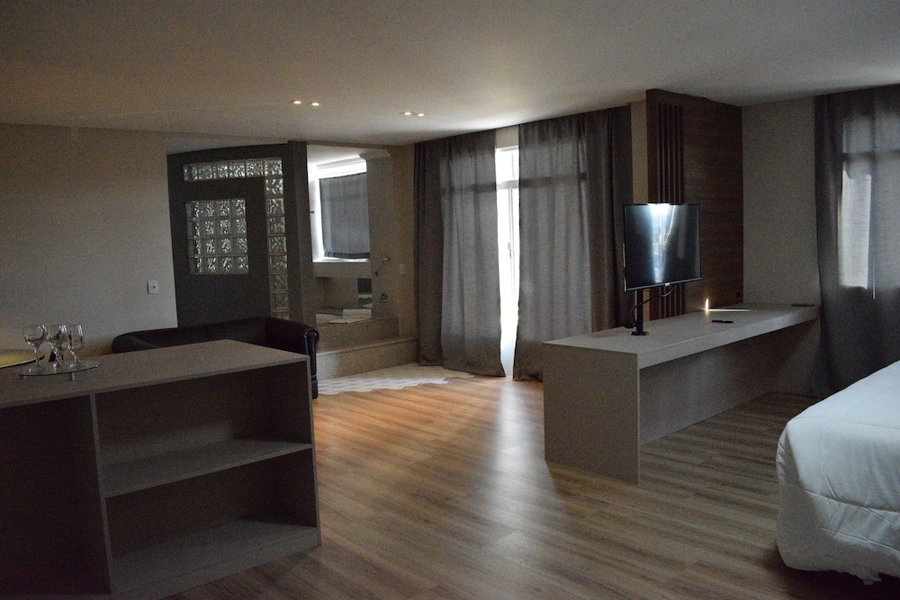 Luxury Suite