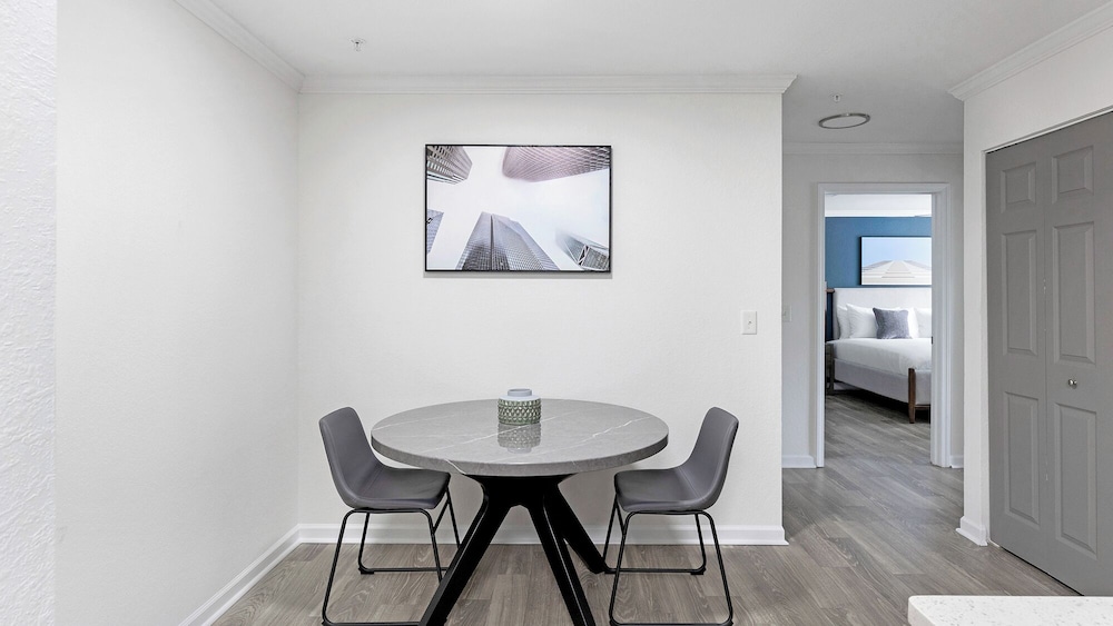 Apartment (2 Bedrooms) photo 2