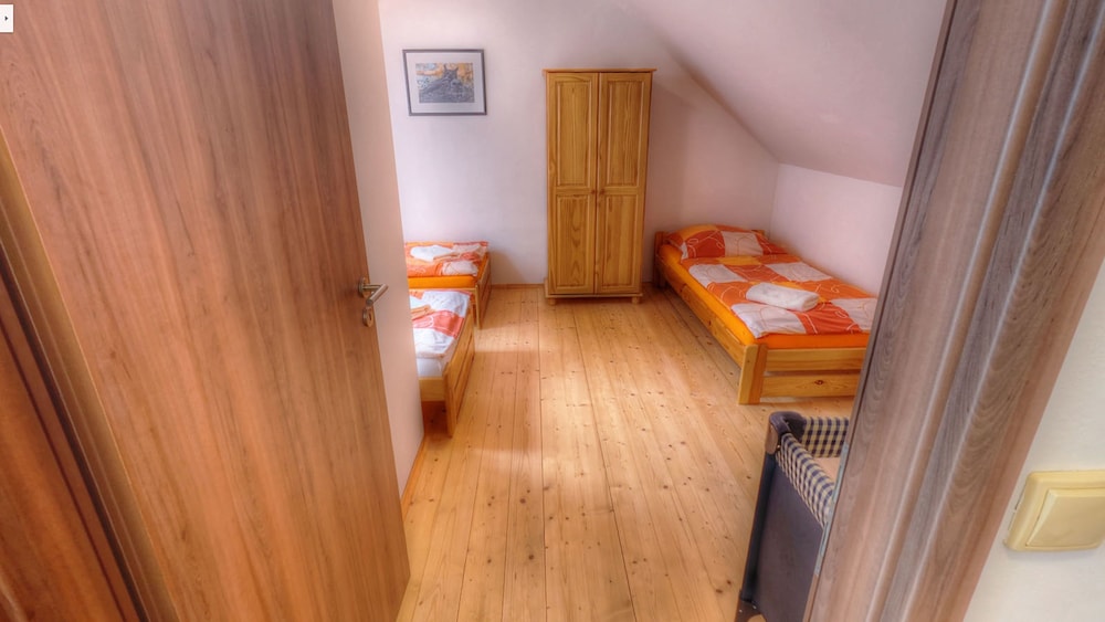 Duplex, 2 Bedrooms (Apt 3) photo 3