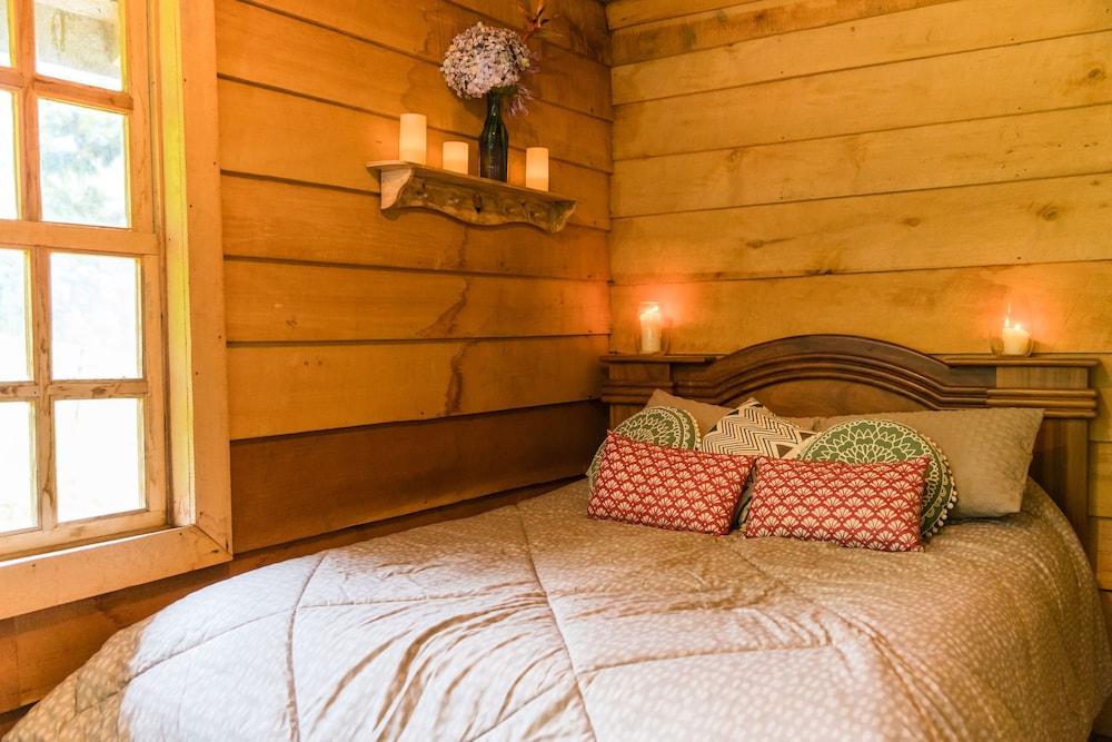 Comfort Room, Multiple Beds, Non Smoking photo 1