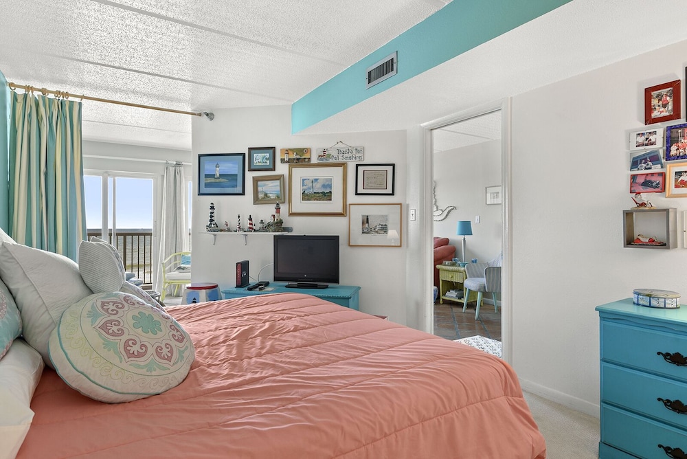 Condo, Multiple Beds, Beach View (#403 - No Pets)