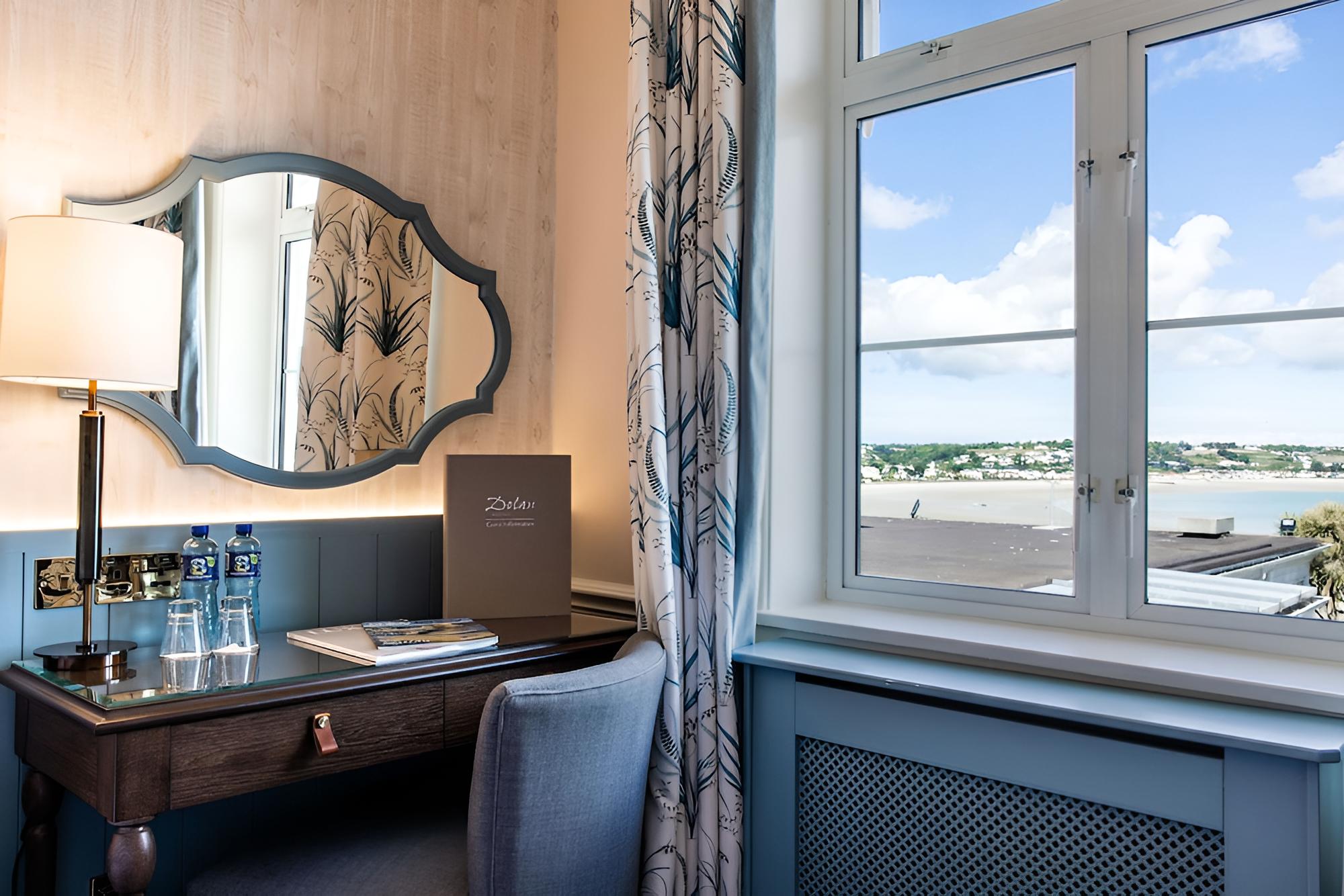 Classic Double or Twin Room, Sea View - Photo 4