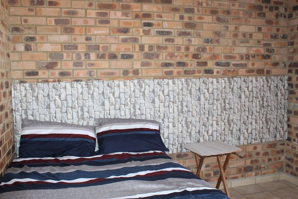 Basic Double Room photo 2
