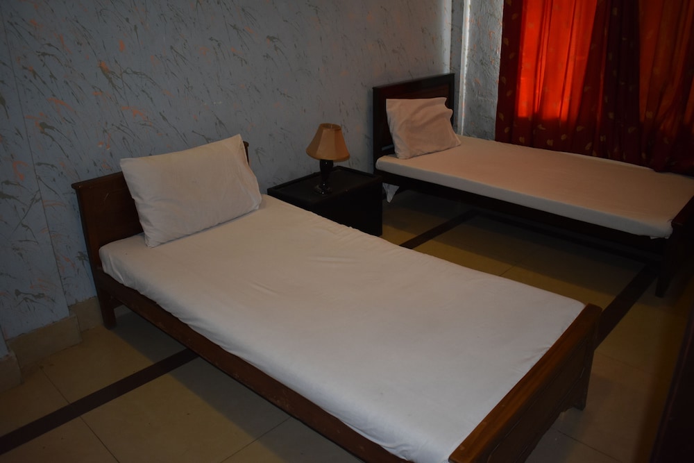 Twin Room - Photo 1