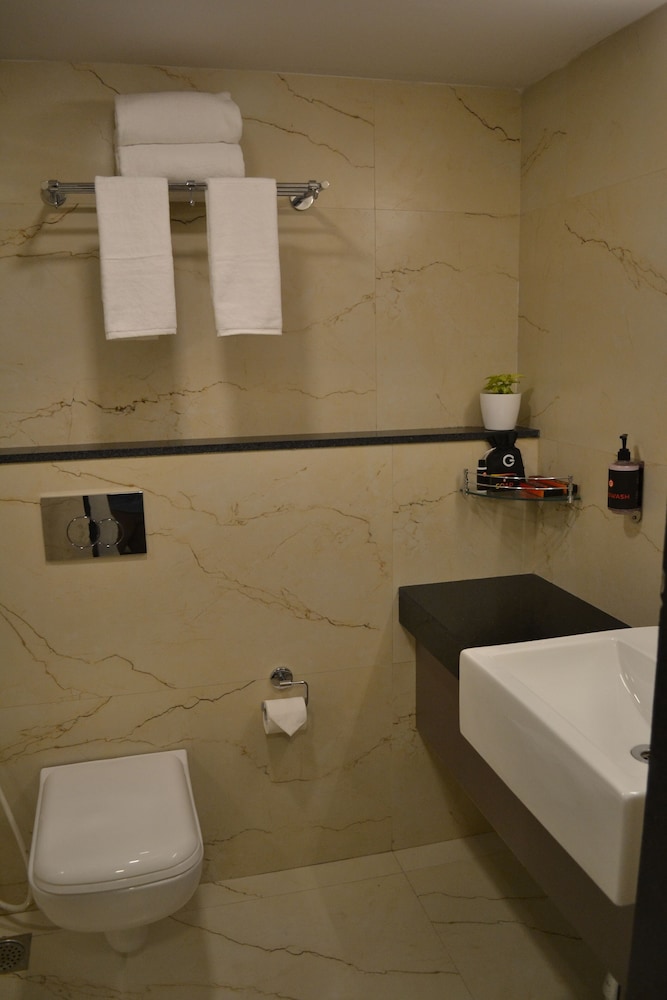 Luxe Room - Photo 3