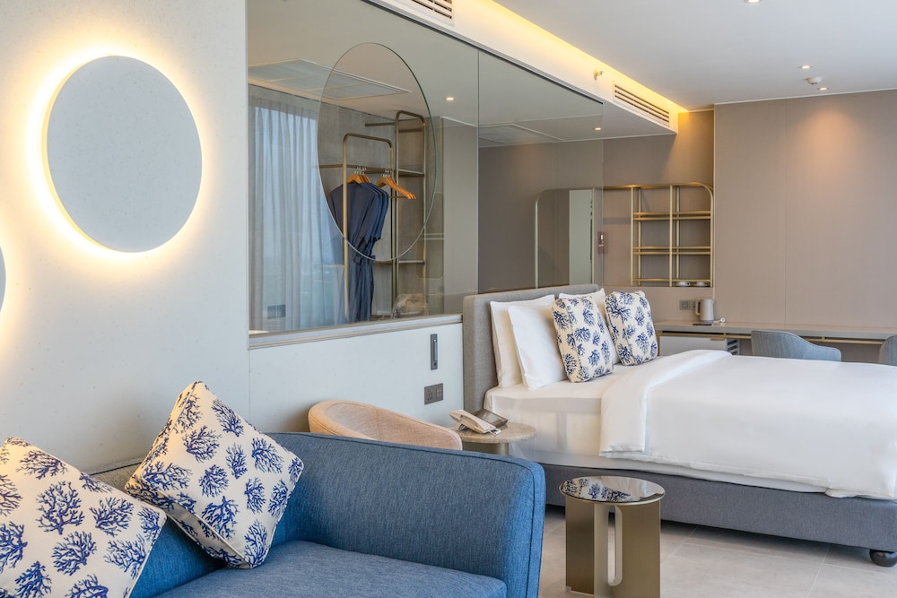 Panorama Executive Suite - Photo 7