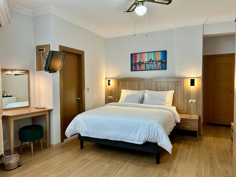 Family Triple Room, City View