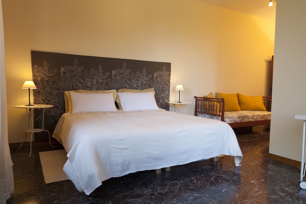 Triple Room, Garden View photo 1