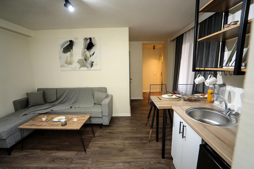 Deluxe Suite photo 2