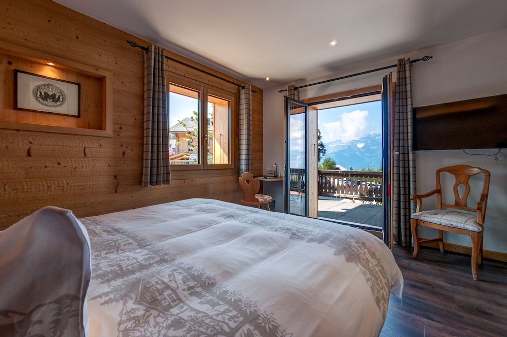 Standard Double or Twin Room, Balcony photo 3