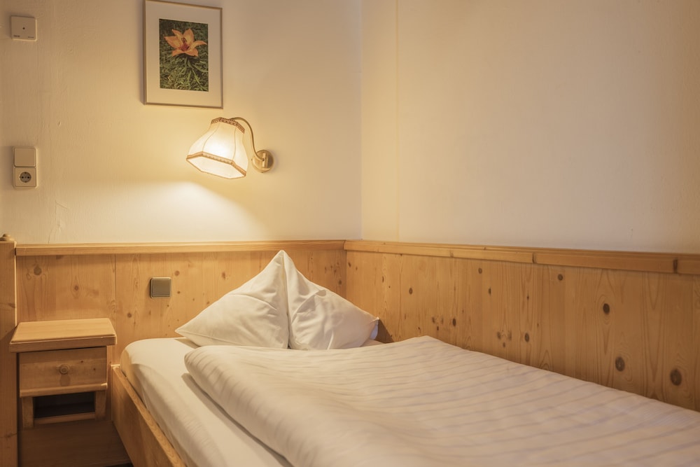 Basic Single Room (Enzian) photo 1