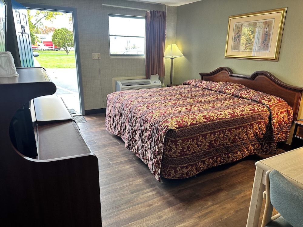 Standard Room, 1 King Bed photo 1