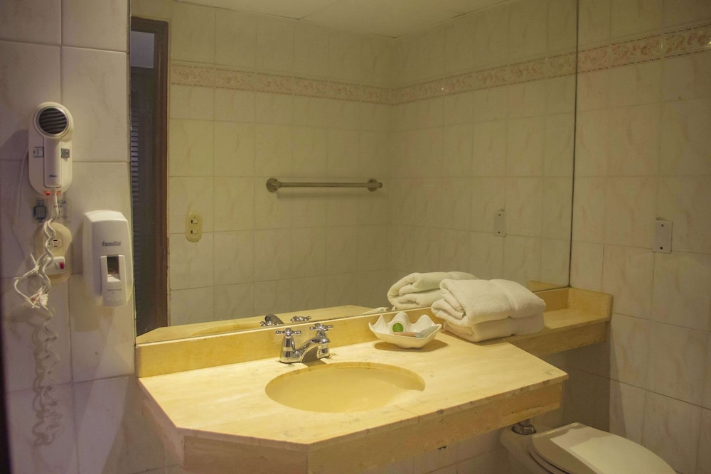 Premium Room, 1 King Bed, Non Smoking - Photo 4