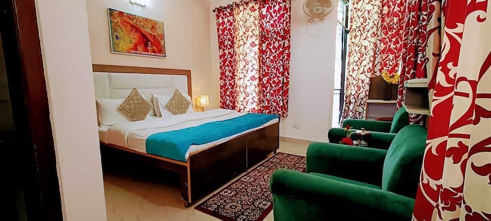 Deluxe Room - Photo 11