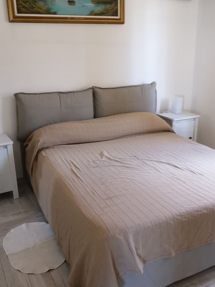 Basic Double Room, 1 Queen Bed, Beach View