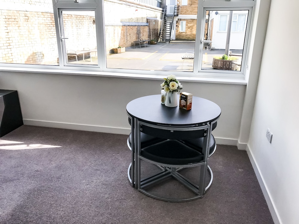 Entire 2 Bedroom Flat Next to Kings College, 사진 15
