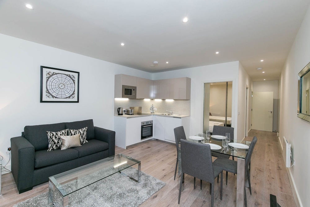 Premium Apartment, 1 Double Bed with Sofa bed, Accessible, Non Smoking photo 3