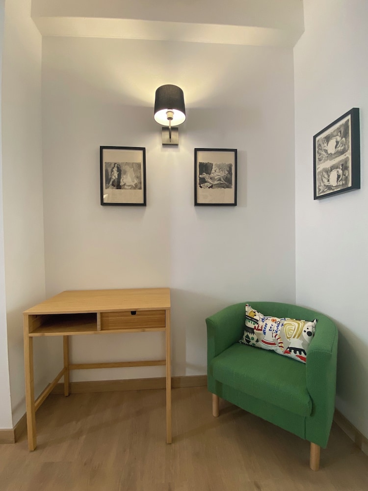 Gallery Room photo 3
