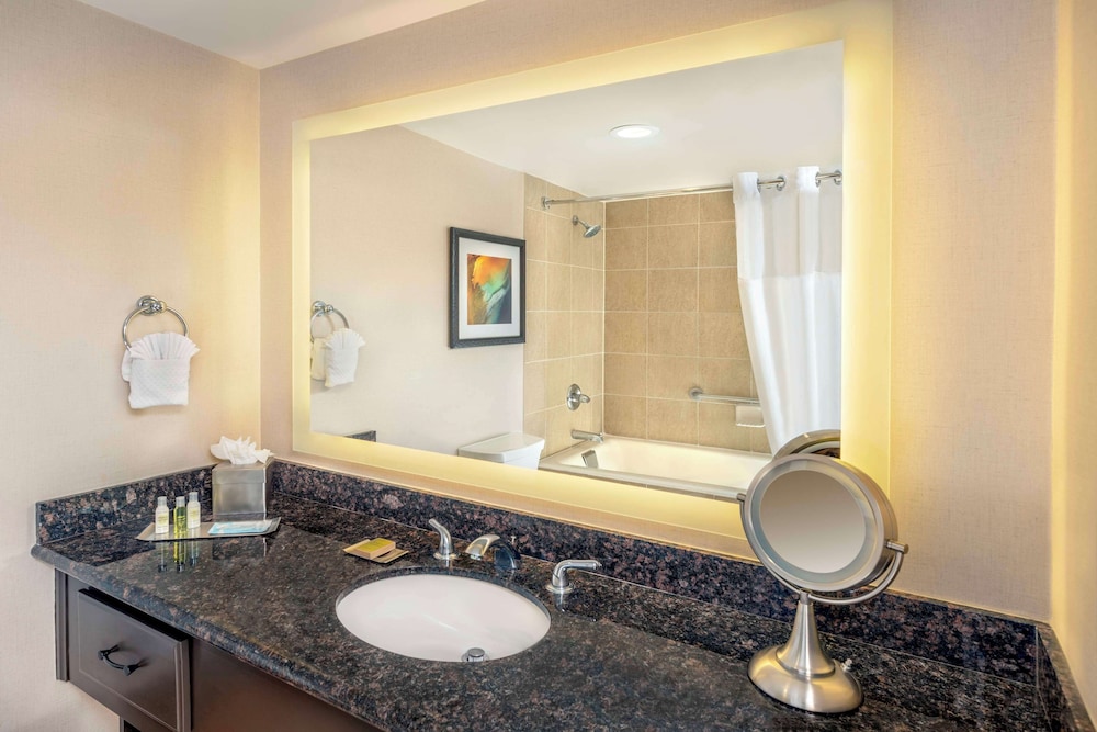 Classic Suite, 1 King Bed with Sofa bed (2 Bedrooms) - Photo 5